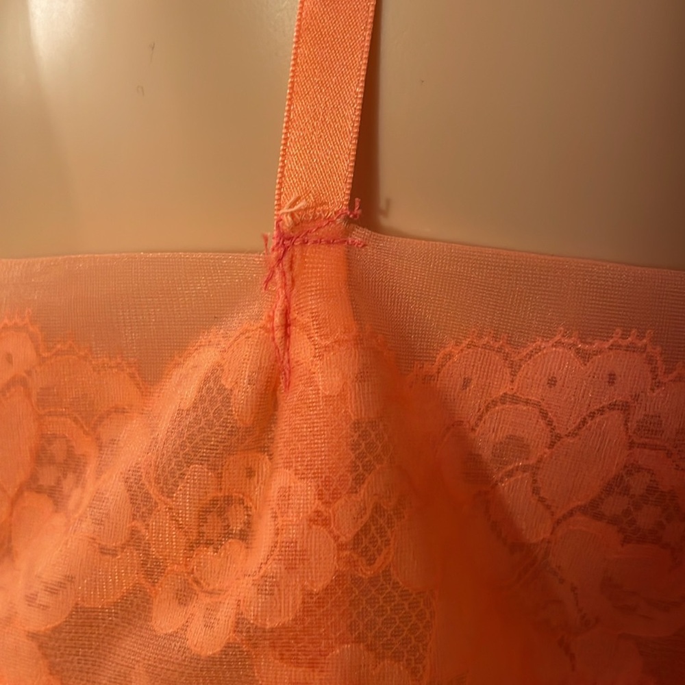 Vintage VANITY FAIR pale peach lace TRICOT slip. Size 34 (size small) - Picture 14 of 14